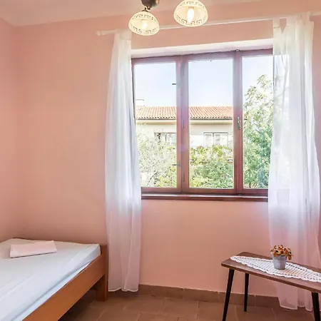 Appartamento 3 Bedroom Beautiful In Medolino