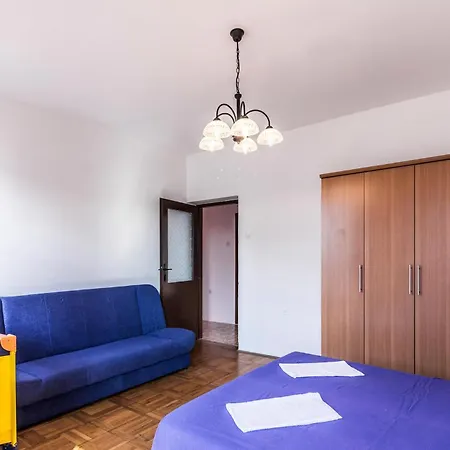 3 Bedroom Beautiful In Medolino
