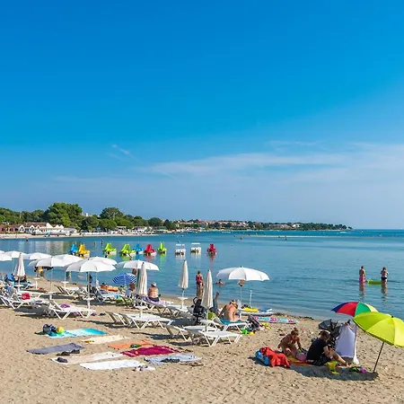 3 Bedroom Beautiful In Appartamento Medolino